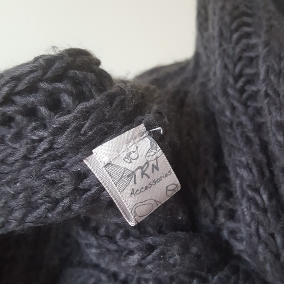 Terranova Gray Long Scarf - Picture 8 of 9